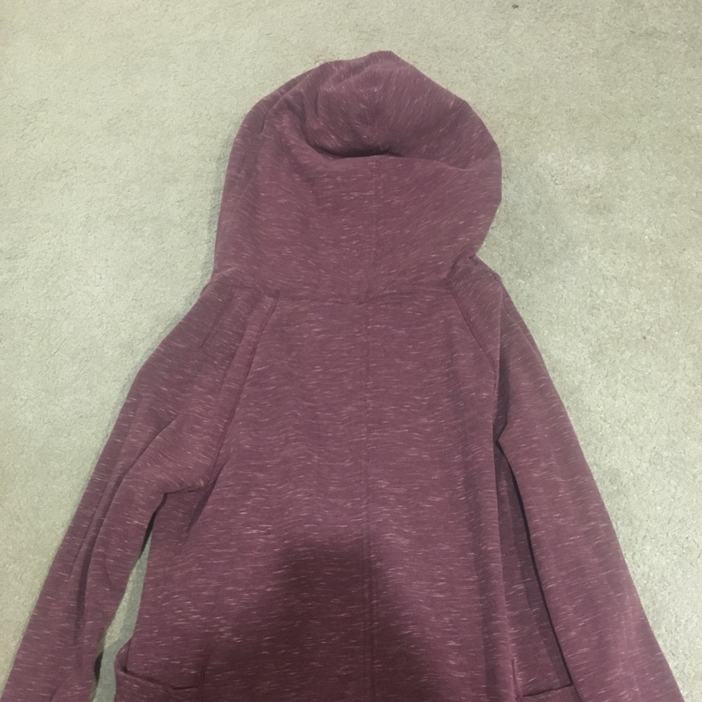 VGUC  lululemon find your centre wrap